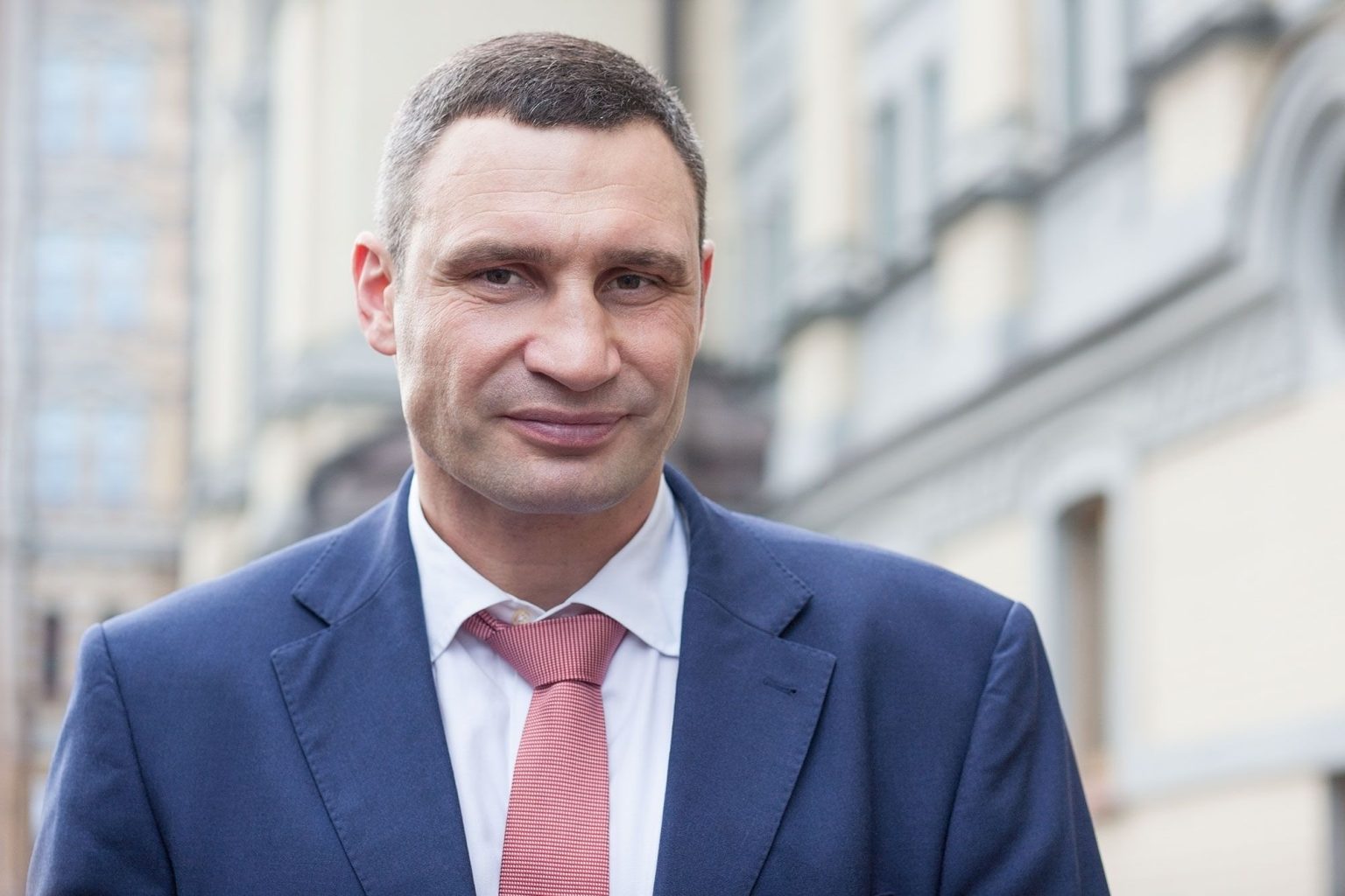 В Киеве сделано около 800 километров дорог, — Кличко (видео)