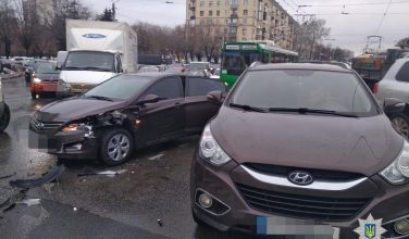 На Московском Hyundai Accent столкнулся с Hyundai AX-35