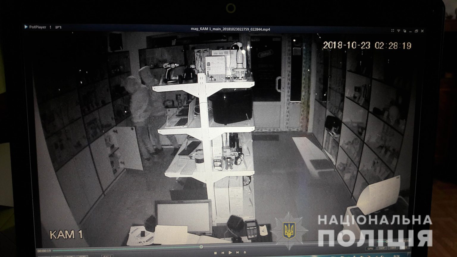 Два харьковских подростка трижды обокрали один и тот же магазин