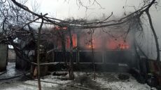 В развалинах сгоревшего дома под Харьковом обнаружили тело мужчины