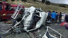 В лобовом столкновении автобусов в Боливии погибло 17 человек
