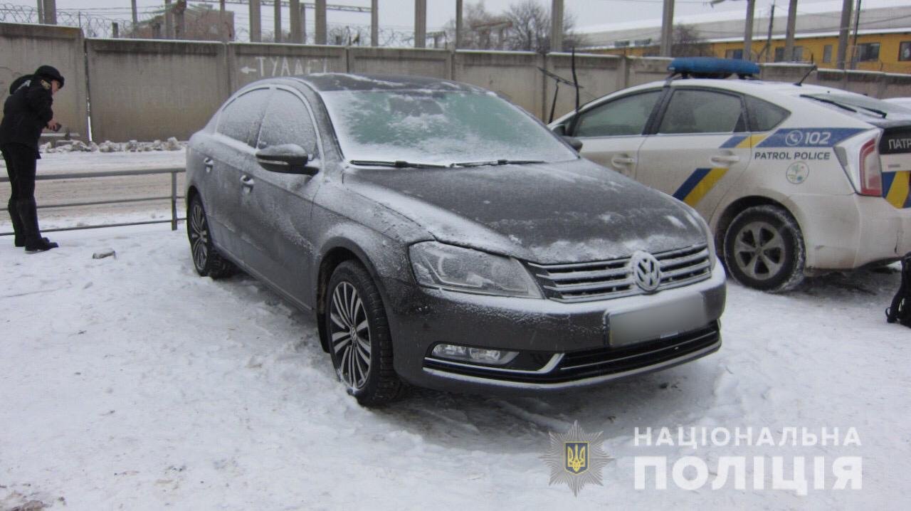 На одном из харьковских рынков мужчина пытался ограбить женщину (фото)