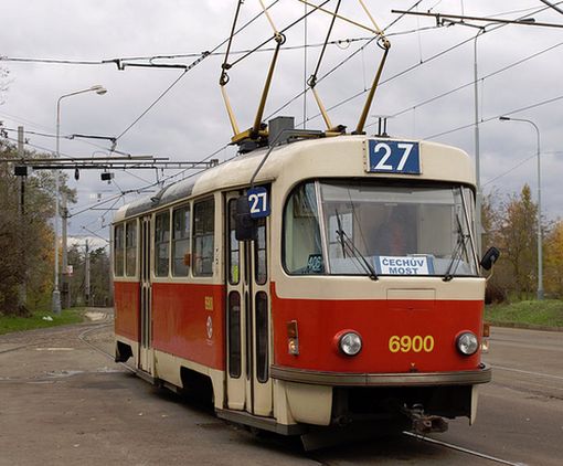 В Харькове в трамвае устроили потасовку (видео)