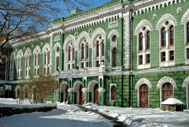 Нечем платить за отопление. Одесские вузы отправляют студентов на каникулы до конца февраля