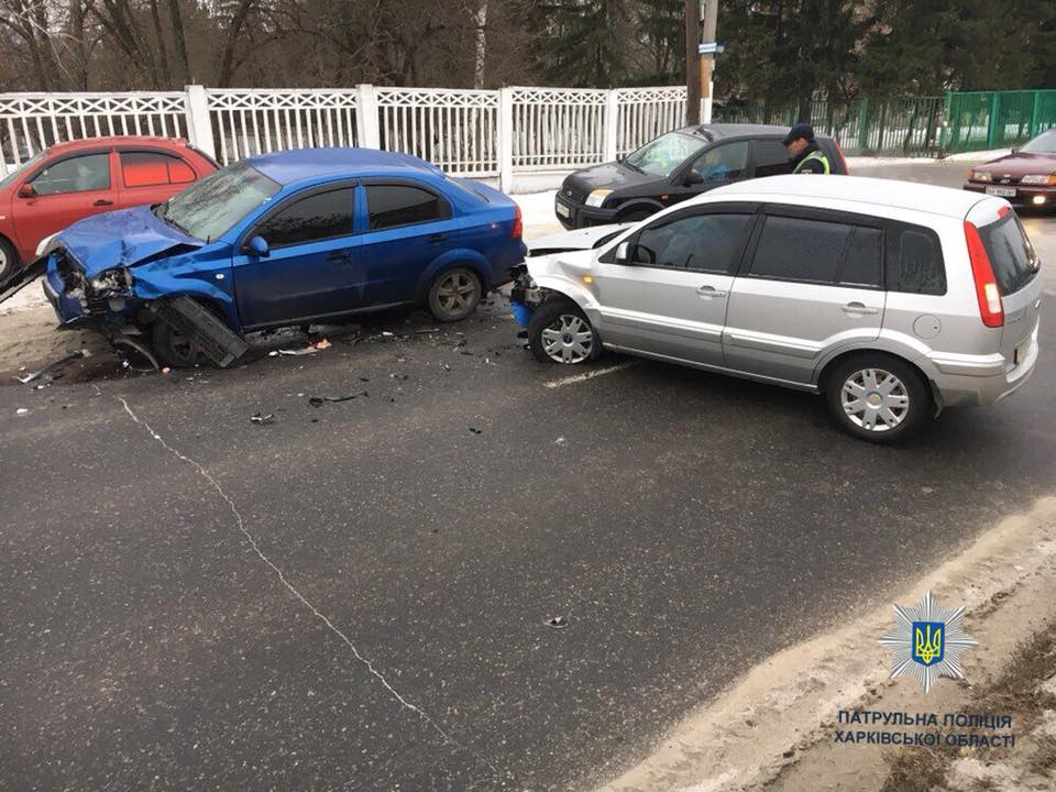 На Краснодарской столкнулись Ford и Chevrolet