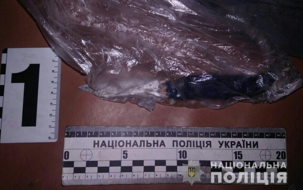 Выпили и поссорились: на Харьковщине мужчина нанес ножевые ранения товарищу (фото)