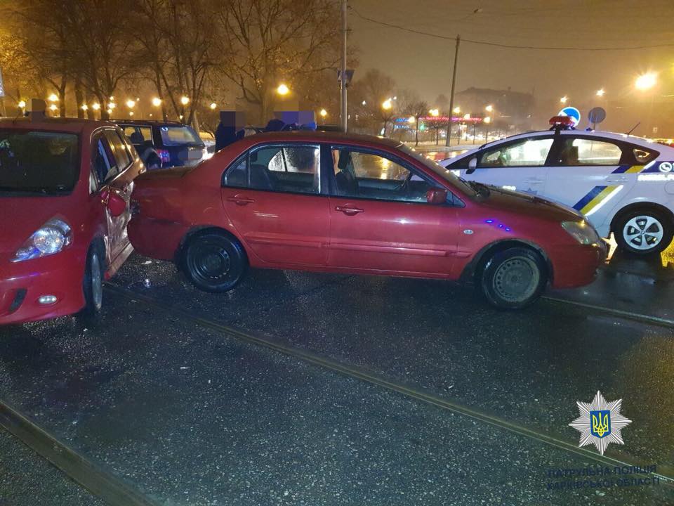 На Московском столкнулись четыре автомобиля, есть пострадавшие (фото)