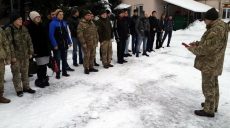 На Харьковщине сформировали и направили в армию очередную команду контрактников