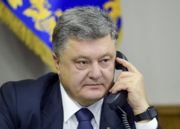 Порошенко подвел итоги действия военного положения в Украине