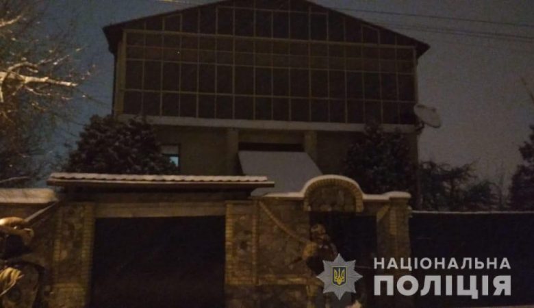 Обнародовано видео с места стрельбы из карабина в частном секторе Харькова