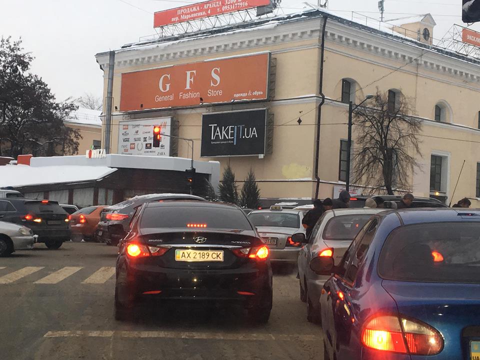 В центре Харькова — пробки (фоторепортаж)