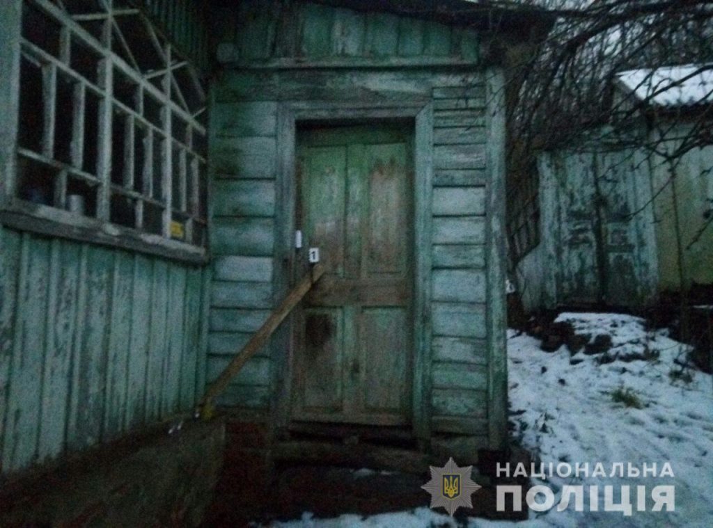 На Харьковщине убили пенсионера, после чего уложили его тело в кровать