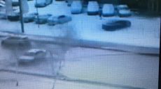 На Алексеевке улицу затопило водой (видео)