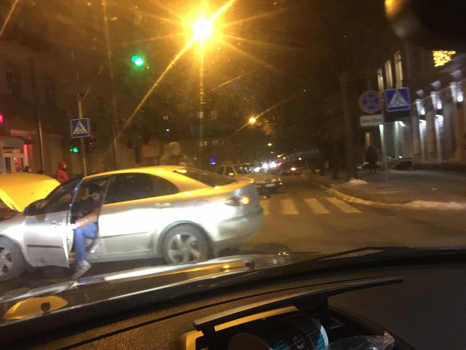 В центре Харькова не разминулись Hyundai и ВАЗ (фото)