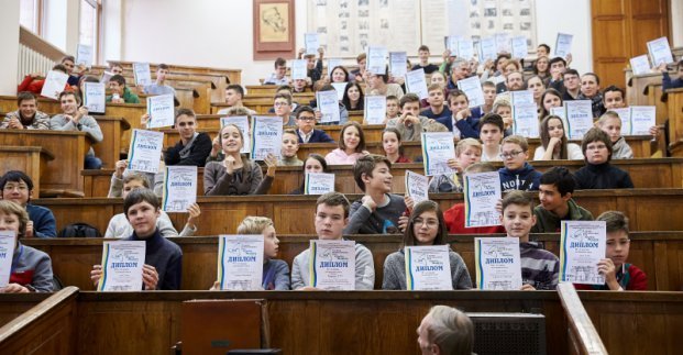 В Харькове наградили первых победителей математических боев