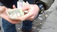 В Харькове ограбили прохожего