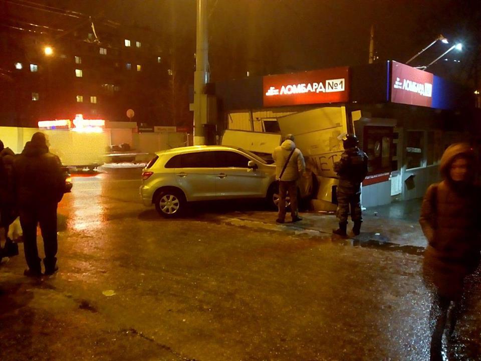 На Валентиновской пострадал водитель Mitsubishi (фото)