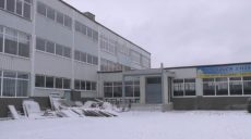В одній з харківських шкіл встановили енергозберігаючі вікна (відео)