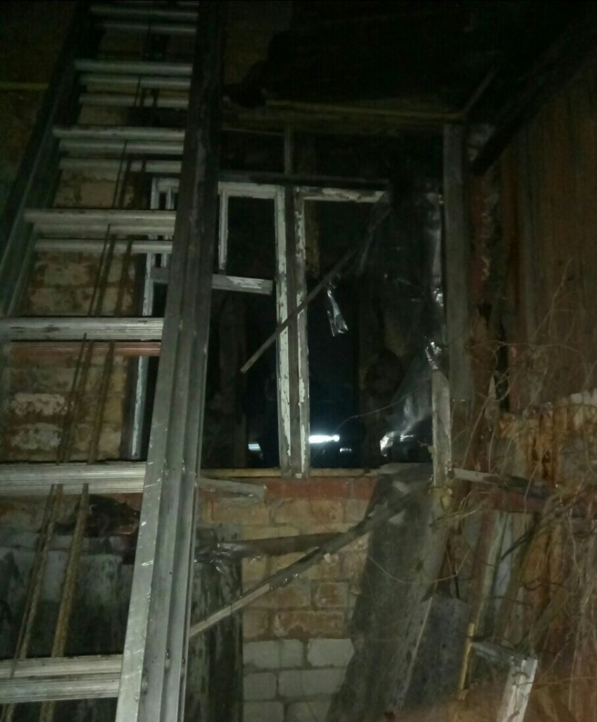 В Харькове горел частный дом: один мужчина погиб (фото)