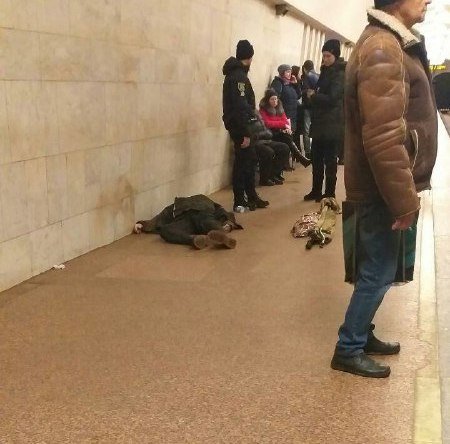 В метро умер мужчина