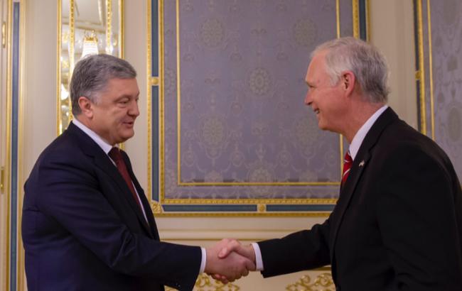 Освобождение украинских моряков: Порошенко встретился с сенатором США