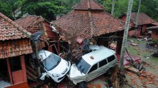 Цунами в Индонезии:  число жертв растет