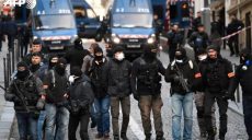 Французский протест: задержаны более 350 человек (фото)