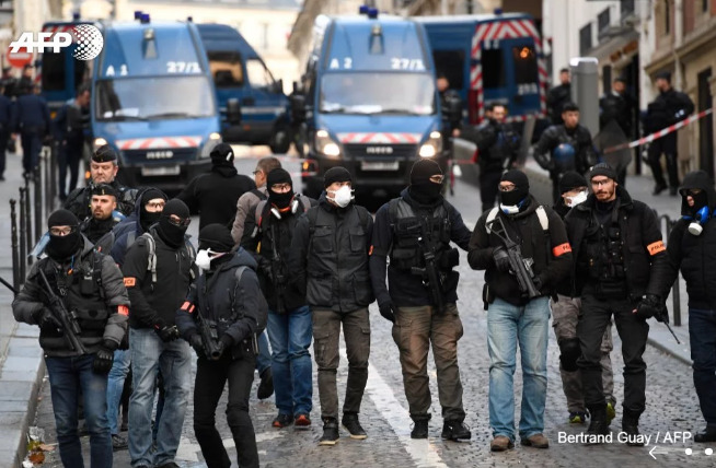 Французский протест: задержаны более 350 человек (фото)