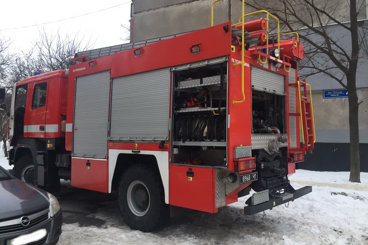 Харьковские спасатели предотвратили взрыв газа в многоэтажке (фото)
