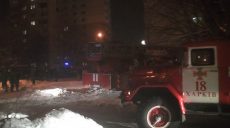 В Харькове из горящей многоэтажки спасли мать с двухлетним ребенком