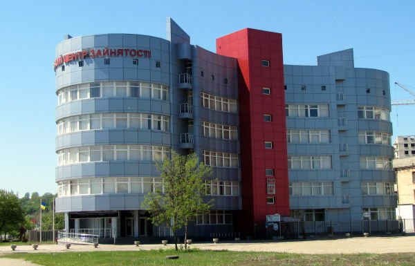 Жители Харьковщины могут задать вопросы на «горячую линию» областного центра занятости.