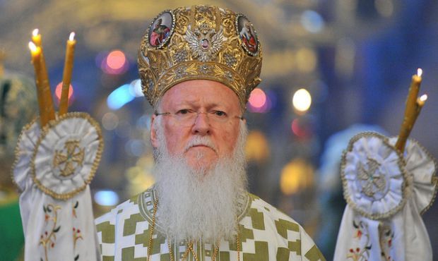 Вселенский патриарх подписал Томос для Православной церкви Украины