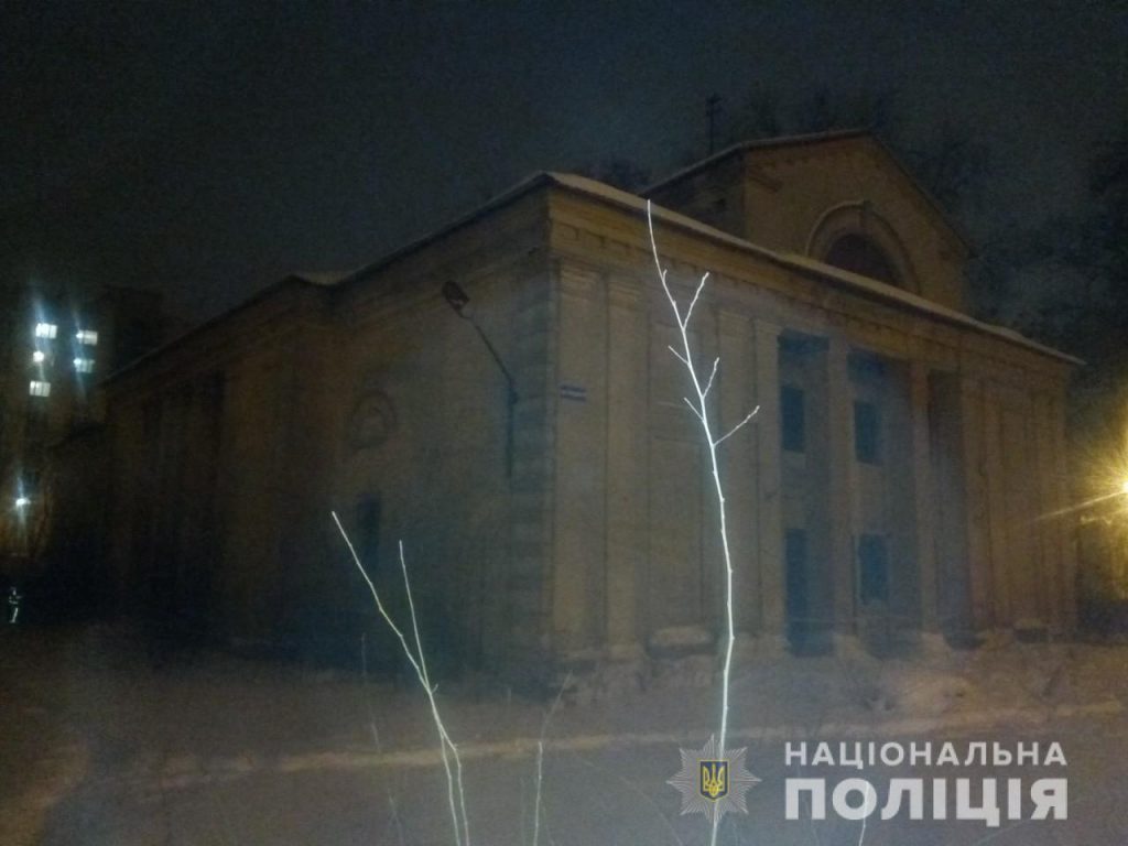 В Харькове под тяжестью снега обвалилась крыша боксерского клуба (фото)