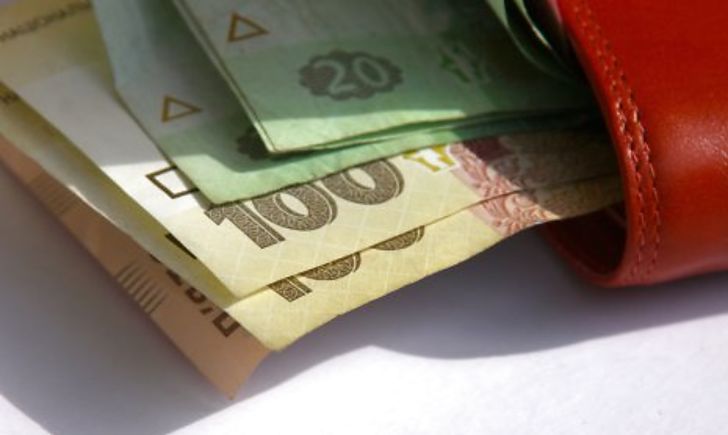 Средняя зарплата в Украине может превысить 10,5 тысяч гривен