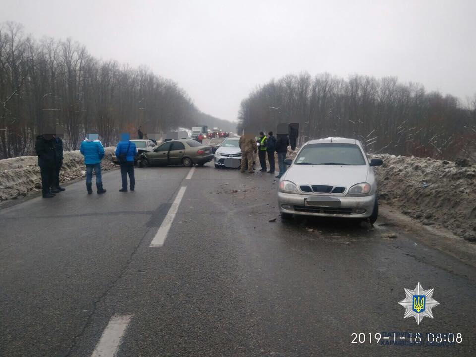 Возле авторынка «Лоск» столкнулись шесть автомобилей (фото)