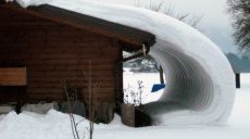 На Харьковщине под толщей снега обвалилась крыша дома