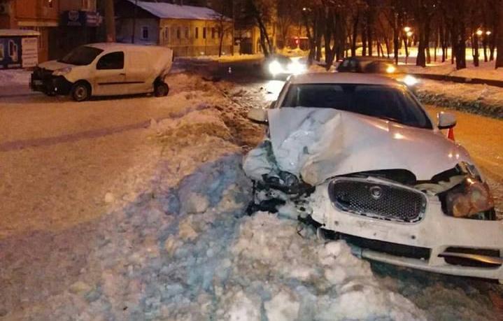 Водитель Jaguar’а, который устроил аварию на Майдане Героев Небесной Сотни, возможно, был пьян