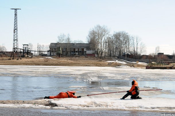 Рыбаков предупредили о тонком льде