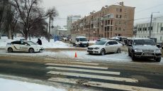 Возле Харьковского цирка столкнулись Chevrolet и Skoda (фото)