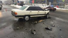 На Гагарина столкнулись Audi 100 и ВАЗ (фото)