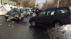 На Балакирева столкнулись Volkswagen и ВАЗ (фото)