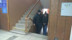 В Харькове избирают меру пресечения мужчине, который изнасиловал девушку-провизора в аптеке (фоторепортаж)