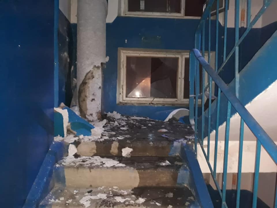 В Харькове в многоэтажке разорвало трубу мусоропровода (фото)