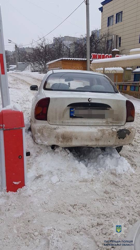 В Харькове пьяный водитель сбежал с места ДТП