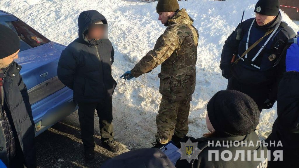 Харьковчанин предложил таксисту купить гранату (фото)