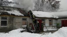 В Харькове горел склад швейной фурнитуры (фото, видео)