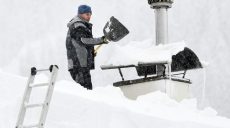 Снегопад в Европе: погибли 13 людей (фото)