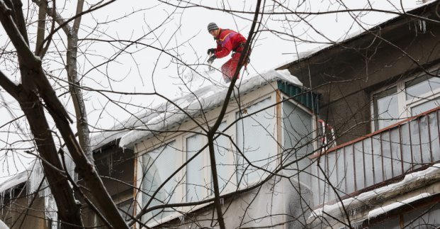 Атака сосулек: харьковчан просят быть осторожными