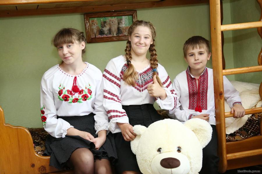 На Харьковщине почти 98% детей-сирот и детей, лишенных родительской опеки, воспитываются в семьях