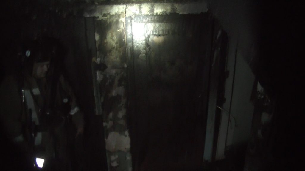В Харькове эвакуировали людей: горел пятиэтажный жилой дом (видео)